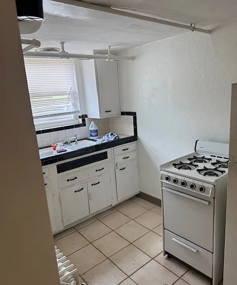 4227 Oakwood Ave #6 — Photo 10