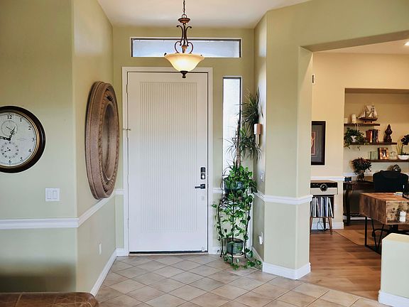 4th image of 765 W Ebony Way