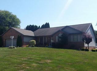 605 W Englewood Ave, New Castle, PA 16105