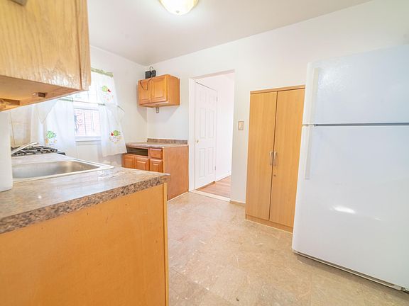 4th image of 88-05 Winchester Blvd #1