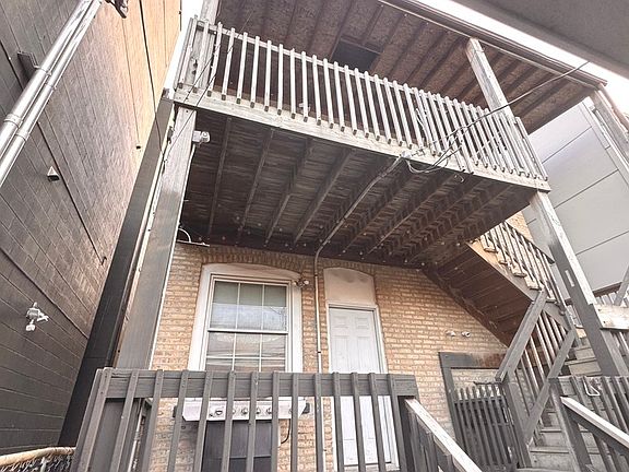 5th image of 2826 W Lyndale St Unit 2