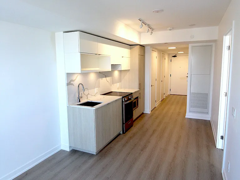 100 Queen St E #2205 — Photo 3