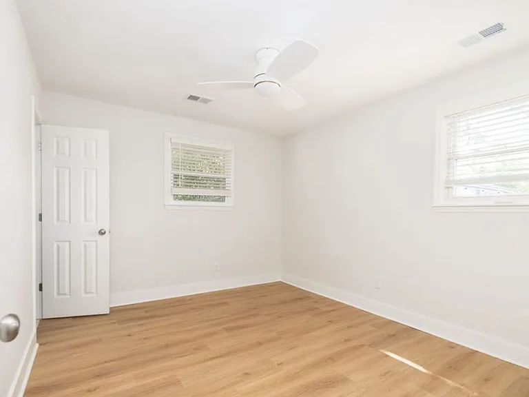 1010 Fiall St — Photo 23