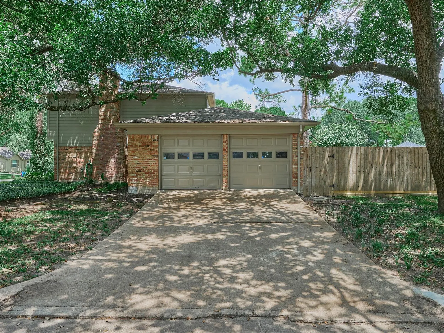 4 bed, 2.5 bath, 2620 sqft, $3,100 — Photo 3