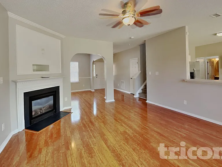 3032 Buttonwood Ln — Photo 2