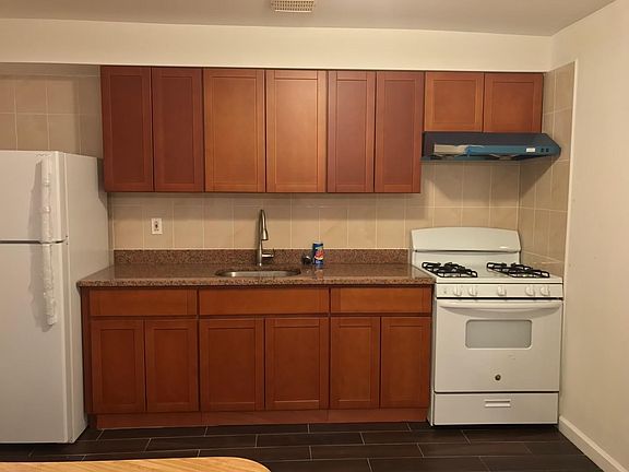 3rd image of 7534 E Roosevelt Blvd