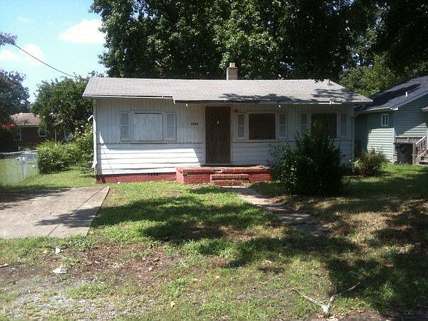 1st image of 2320 Azalea Ave