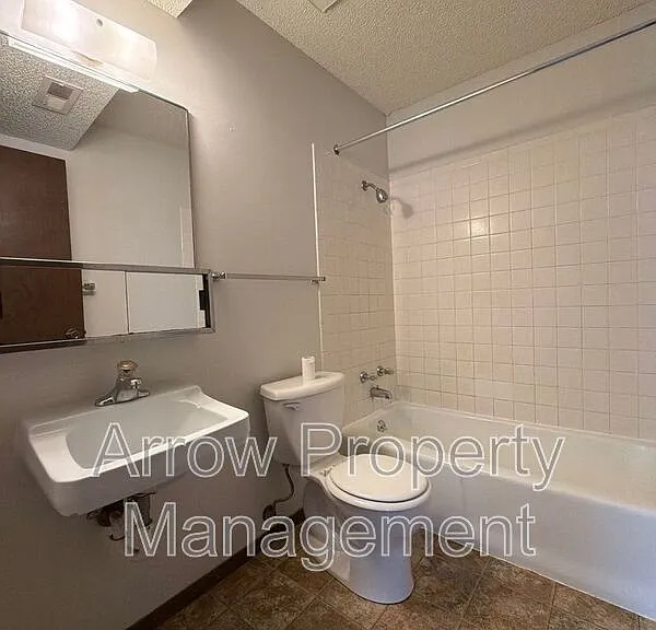 1431 D St #1 — Photo 6