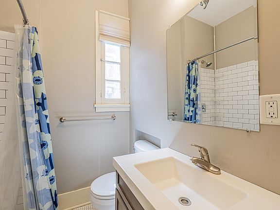 5th image of 130 Gibbs St APT 3