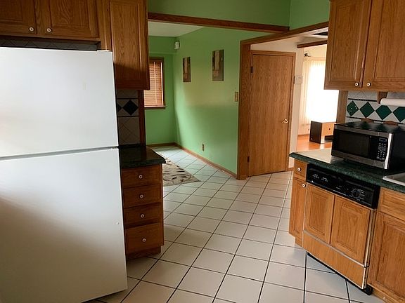 4th image of 1472 Wentworth Ave