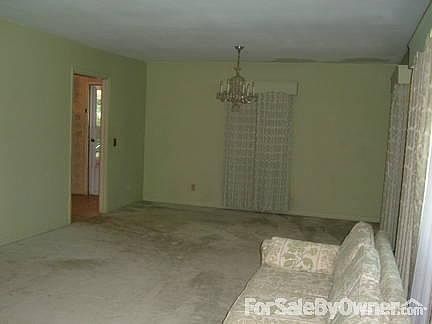 Living room/Dining Room
						:
						15x30 room