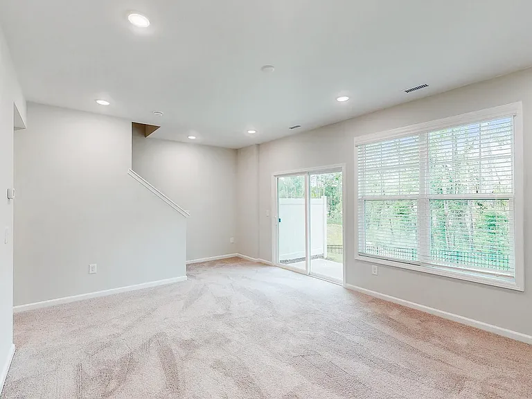 2721 Hunter Woods Dr — Photo 24