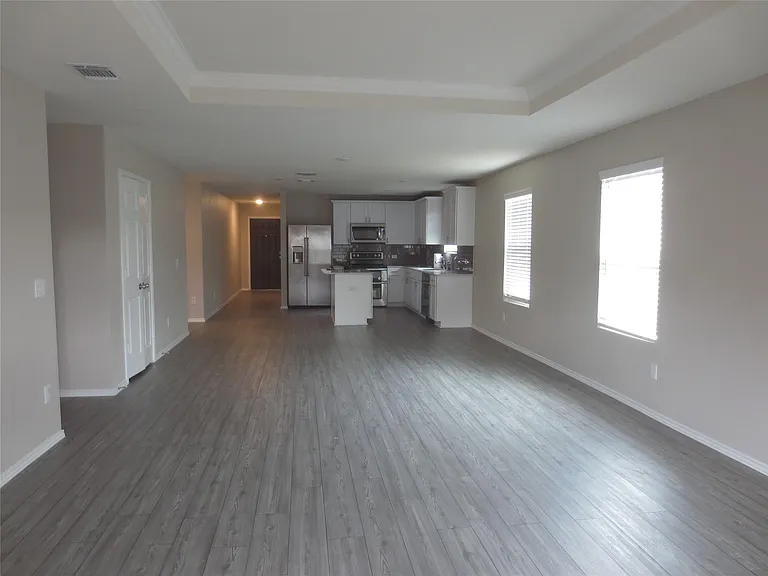 4633 Benham Dr — Photo 6
