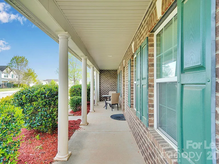 106 Ashton Dr — Photo 4