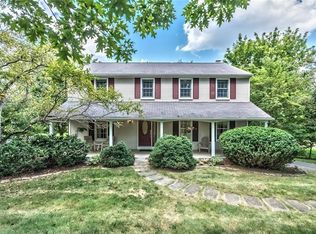 1525 Field Club Dr, Pittsburgh, PA 15237
