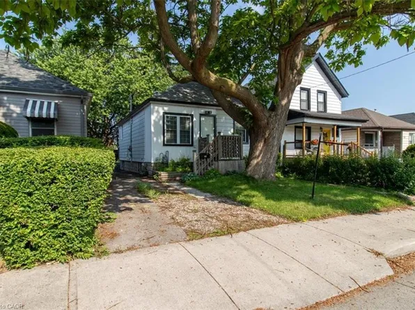 29 Wexford Ave N, Hamilton, ON L8H 4M2