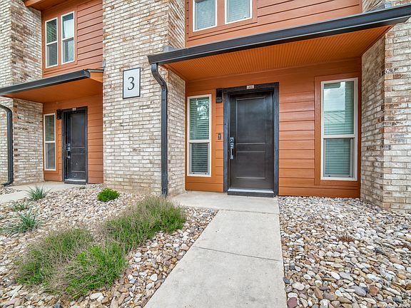 2nd image of 2718 Old Field Dr #303