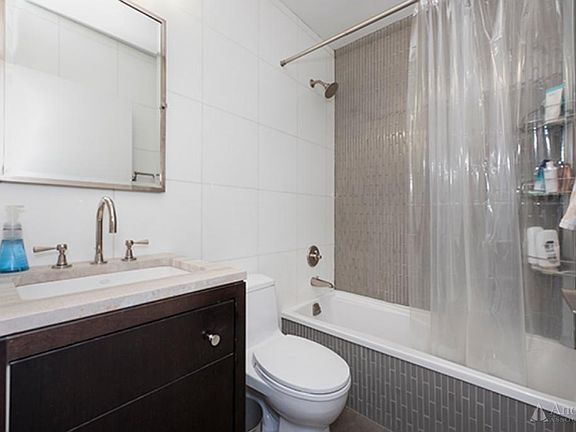 5th image of 211 E 46th St #34B