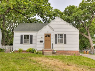 2504 33rd St, Des Moines, IA, 50310