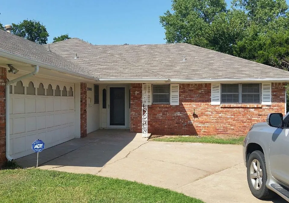 2005 Lyndon Cir