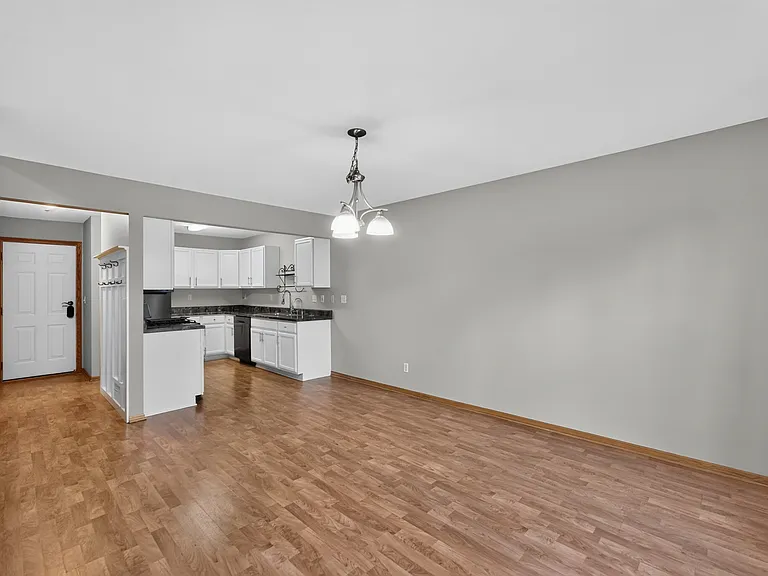 1110 Rose Dr — Photo 9
