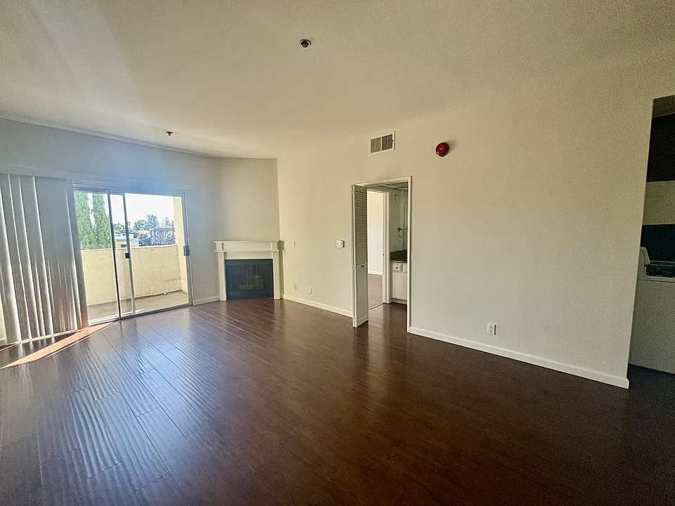 11925 Riverside Dr #47