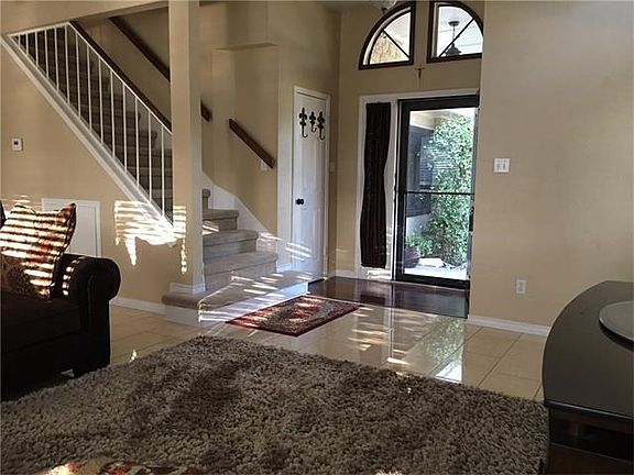 3rd image of 1709 Honeyweed St