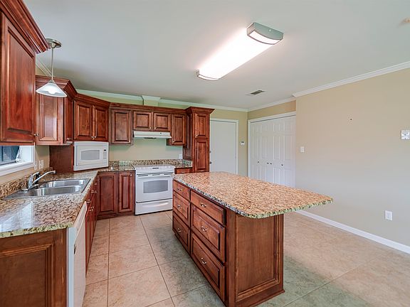 5th image of 600 Wellington Dr