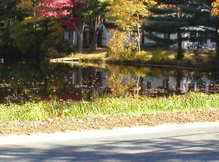 28 Union Rd, Wales, MA 01081