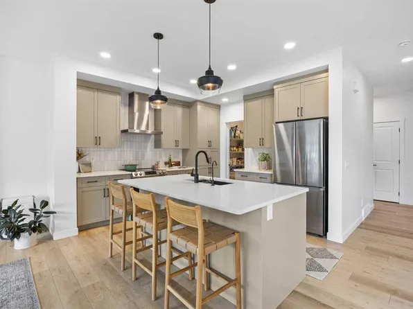 519 NW Clydesdale Way, Cochrane, AB T4C 3B6