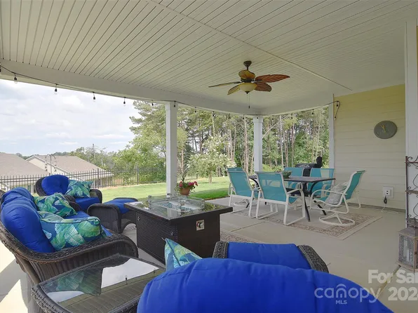 12623 Old Iron Ln, Charlotte, NC 28215