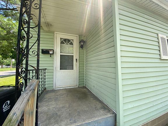2nd image of 315 E Pembroke St