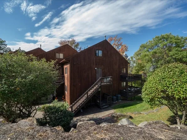 3 Red Lodge Dr #2, Vernon Twp., NJ 07462
