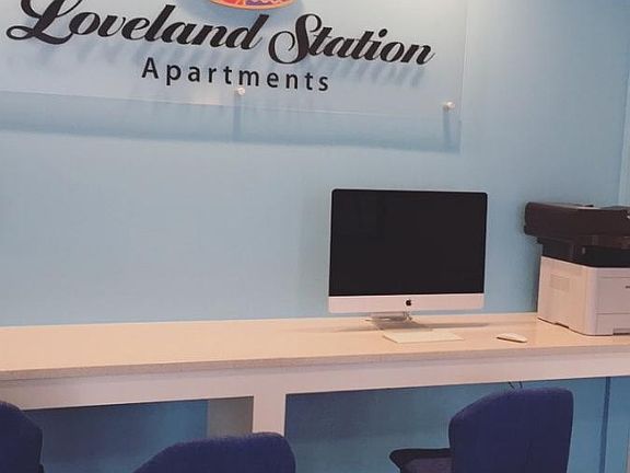 Club House Mac computer available 7 days a week