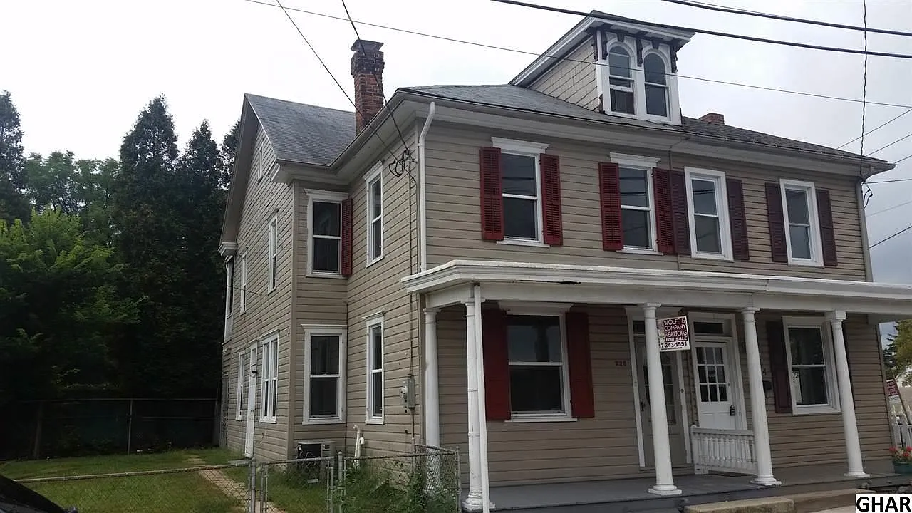 220 B St photo 1
