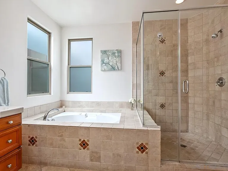 2759 E Bainbridge Rd — Photo 36