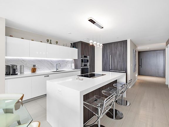 5th image of 851 NE 1st Ave #3401AB