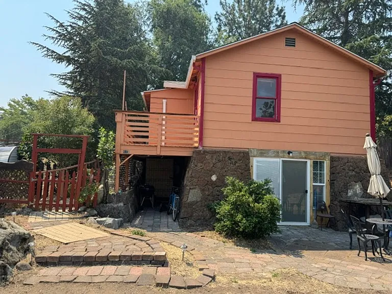 415 E Hersey St — Photo 2