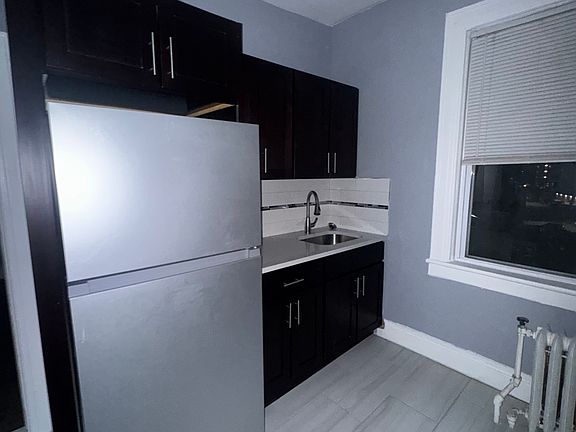 4th image of 255 Lafayette Ave APT 23