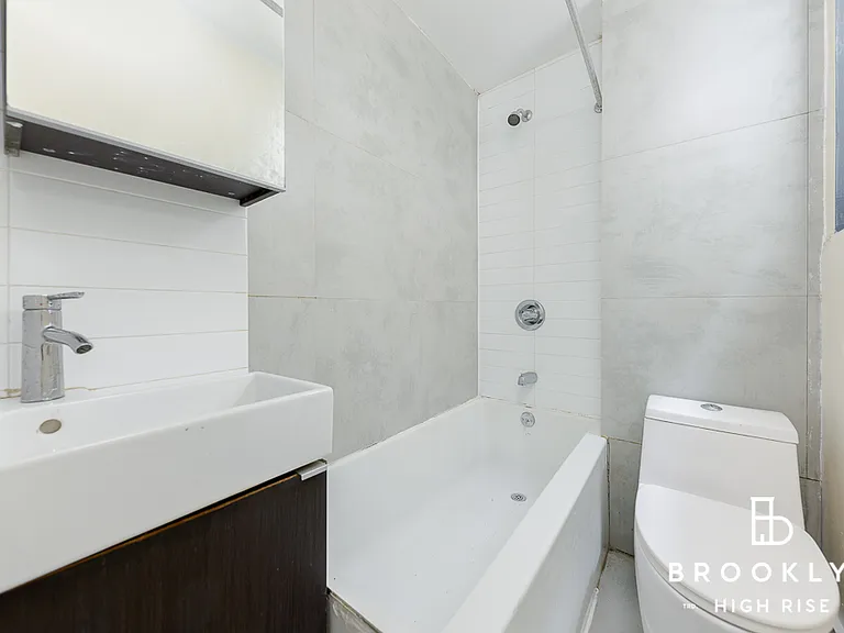 1598 Pacific St #8 — Photo 7