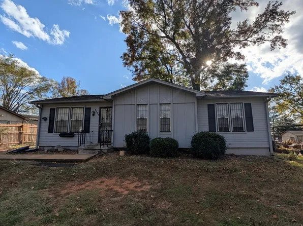 1331 Longbrook Dr, Bessemer, AL 35020