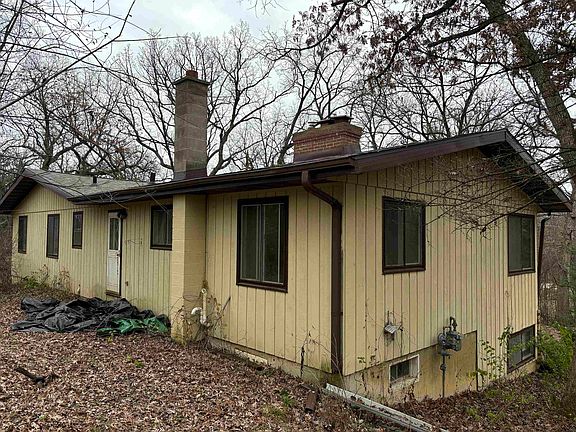 4th image of 445 County Rd E