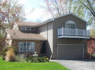 305 Sherwood Dr, Cary, IL 60013