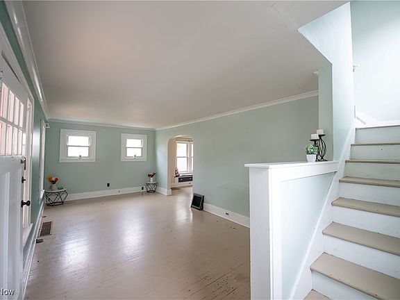 4th image of 796 Chinook Ave
