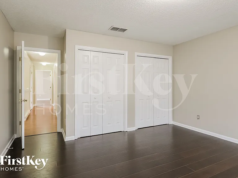 586 Timber Trace Ct — Photo 11