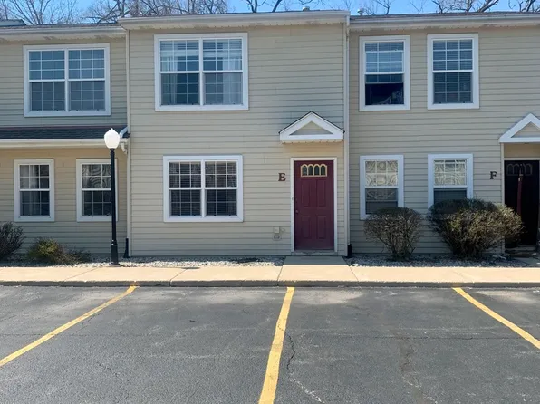 661 W Liberty St Unit E, Wauconda, IL 60084