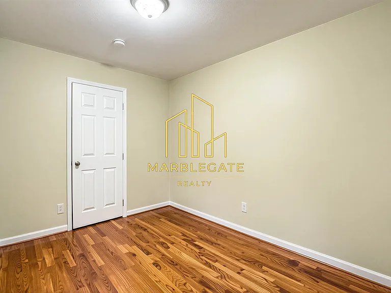 406 S 15th St #22 — Photo 4