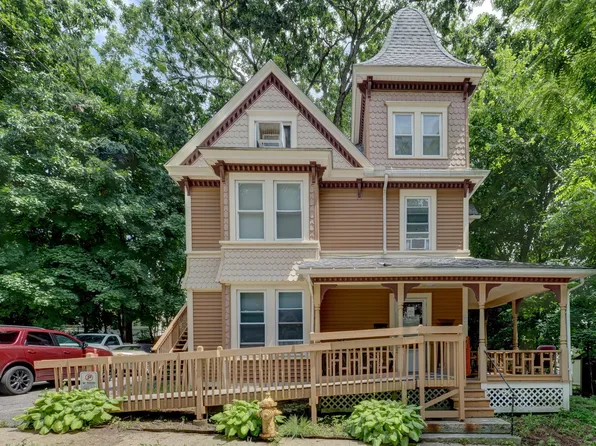 7 Cottage Place, Windham, CT 06226