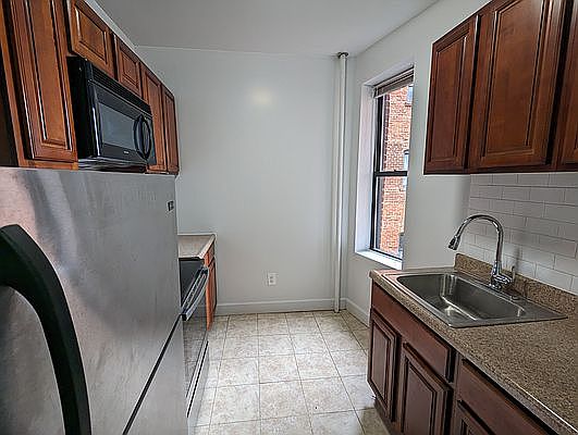 5th image of 3752 89th St APT 4N