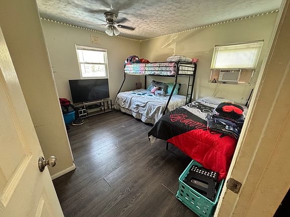 4th image of 10012 N Oklawaha Ave #1
